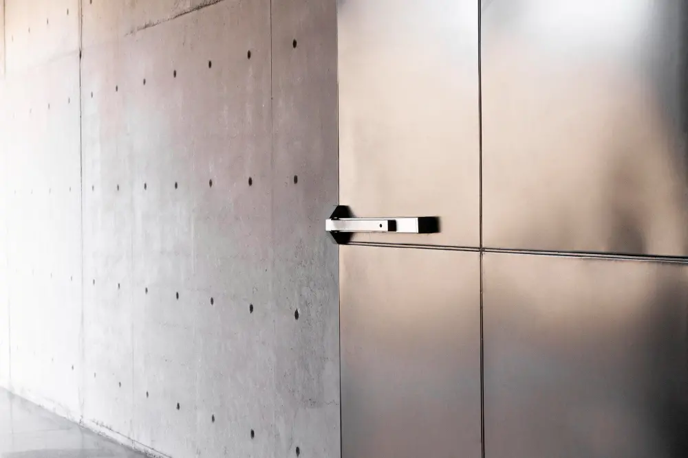 Porta Isoplana no RJ: onde usar, benefícios térmicos e como escolher o modelo ideal